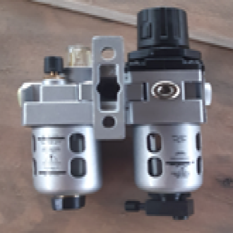 Bộ chỉnh áp suất và bổ sung dầu 500 lít/phút